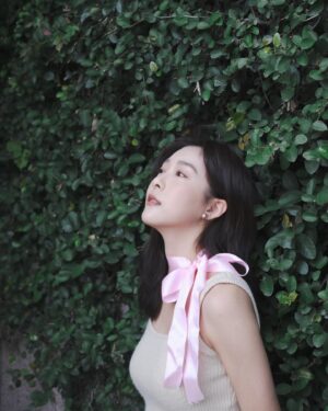 Ya-Gi Lai Instagram - 🎀🫶🏻🌿
「我們擁有的最大的自由，就是可以選擇如何回應發生的事。」-The Boy, the Mole, the Fox and the Horse

我是雅琪，想透過小小的影響力，在10.22國際乳癌防治日這天跟女孩們說，關注自己的身體變化是每一位女性愛自己最直接的表現，醫療科技不斷進步，面對乳癌，放棄從來不是選項。
願所有堅強的心，都能好好放心 ❤︎‬

三陰性乳癌完整影片🔗 https://lihi3.cc/3QGT0

Photo @jocelyn_0120 @flaneues_120 
#三陰性乳癌 #乳癌防治 #國際乳癌防治月