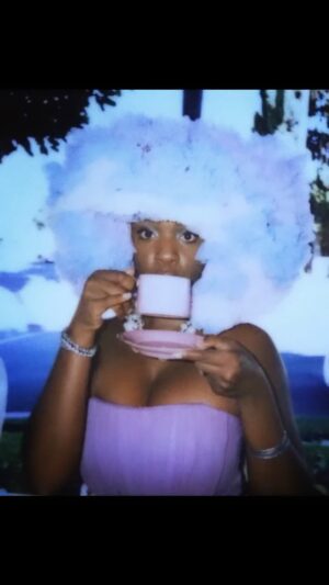 Yaani King Mondschein Instagram - CATEGORY: BIRTH. DAY. BITCH. I’m the BAR. ✨
