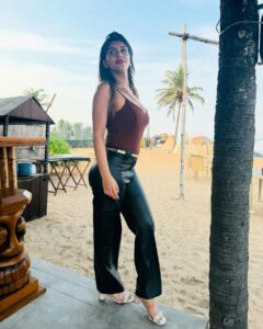 Actress Yaashika Aanand HD Photos and Wallpapers June 2024