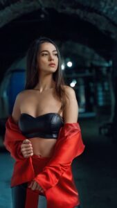Actress Yağmur Çokgenç HD Instagram Photos and Wallpapers December 2022