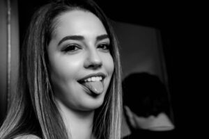 Yağmur Çokgenç Instagram - Fotoğrafa ilk baktığınızda aklınıza gelen kişinin yaniii Einstein’in bir sözünü bırakmak istiyorum buraya : 
 “Mutlu bir hayat yaşamak istiyorsanız hayatınızı bir amaca bağlayın, kişilere veya eşyalara değil.”
#alberteinstein
