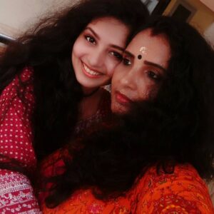 Yami Sona Instagram - Happy birthday ❤to the best mother in the whole world😘😘😘love u amma