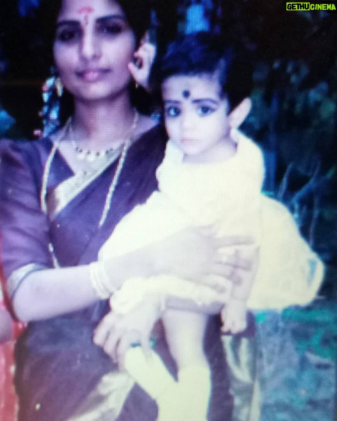 Yami Sona - 836 Likes - Me and my mom😍😊