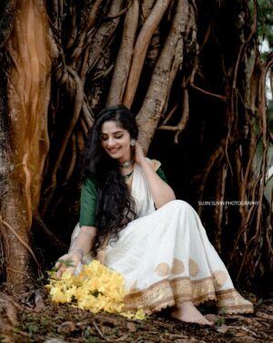 Yami Sona Instagram - Advance Happy vishu 💛🥰
 
📸 : @sujinsuvin

 
 #vishu #kerala #love  #instafashion
  #photography #instalove #instagram
  #instagood #photooftheday #happyvishu
