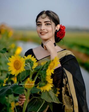 Yami Sona Instagram - Don't forget to be awesome 🖤💚
.
.
.

📸 :@sujinsuvin
.
.
.
.
.
#photooftheday #instagood #tbt #picoftheday #nature #styleinspo #ootd #outfitoftheday #actress #film #kerala #thrissur #heroine #photoshoot #black #beauty #actresslife