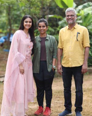 Yamini Yagnamurthy Instagram - Happy to share my next work for #raghuthatha written and directed by @iamsumankumar produced by @hombalefilms starring @keerthysureshofficial @ravindravijayisms @devadarshnichetan #msbhaskar and power team @ramcharantej.labani @chaluvegowda @editorsuresh @rhea_kongara @shruthimanjari  @uttra_93 #akashgirish @saifu.salam @mohan_su_re 
Thank you Universe 💫