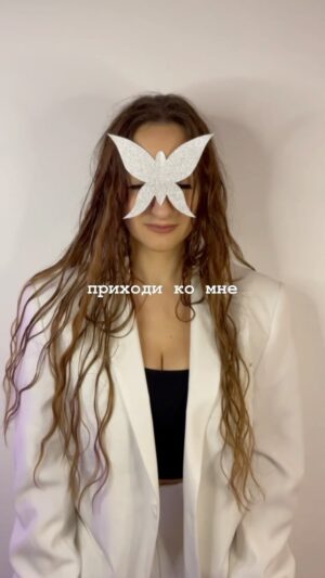 Yana Blinder Instagram - СЛУШАЙТЕ НА ВСЕХ МУЗЫКАЛЬНЫХ ПЛАТФОРМАХ 

НАШ ДУЭТ С @yanablinder 

Мастеринг @mclismoscow 

Музыка/ текст @mintsevkirill 

Мне с тобою хорошо 
Ты проснись со мной еще 
Сука муза проститутка
Незатейливая шутка 
Приходи ко мне почаще 
Я налью тебе вина 

🖤