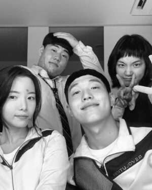 Yang Han-yeol Instagram - 설날엔 지우학과 함께!#지금우리학교는 #allofusaredead #netflix