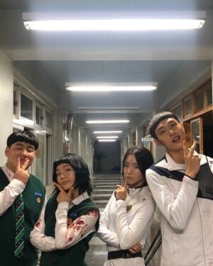 Yang Han-yeol Instagram - 🏫🧟‍♂️🏹🧹오직 넷플릭스에서만🚨🚨#netflix #netflixkr #allofusaredead #지금우리학교는