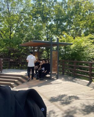 Yang Han-yeol Instagram - 강의시간에 교수님과 등산..⛰
#등산#지적삼각점