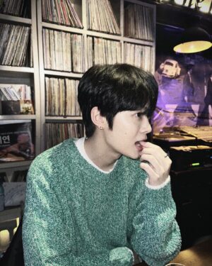 Yang Jun-mo Instagram - Happy new year🎉🎉🎉