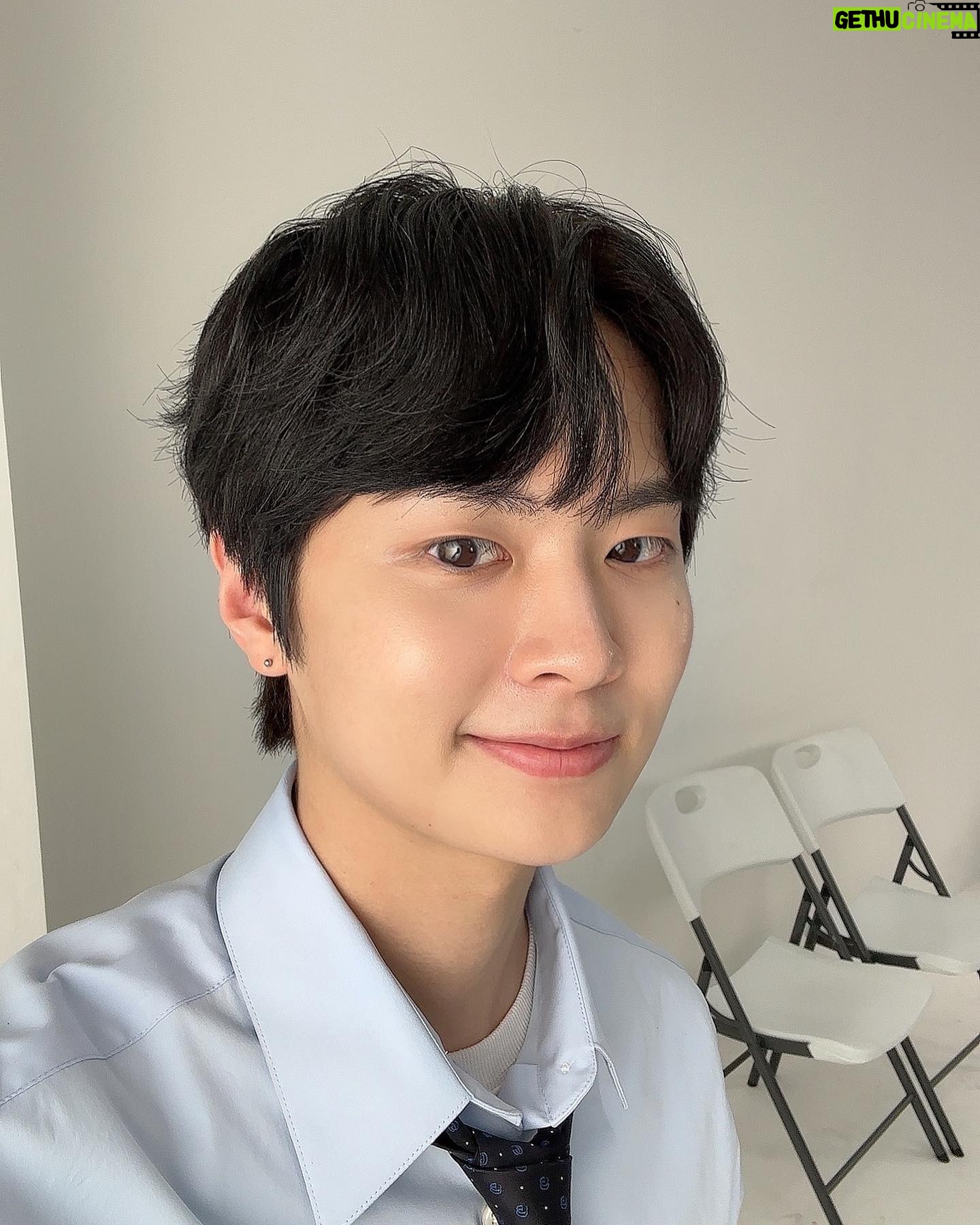Yang Jun-mo - 34.9K Likes - 나는.....셀고😩