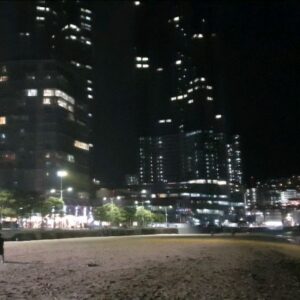 Yang Se-hyung Instagram - 나홀로 떠난 부산
거기서 만난 세윤씨
급작스런 첫 서핑
파도를 보며 세윤왈
"파도를기다리는것도
서핑이야"
감사합니다 세윤님

#오른쪽세형님
#왼쪽세윤님
#저명언지가만든척잼
#서핑샵에대문짝으로붙어있는글이였음