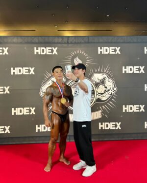 Yang Seung-ho Instagram - 내추럴 퀄리파이 90kg  일등!  이제 나올 앨범 준비 항상도와주는 우리 준성이형 프로카드는 아쉽지만 체급일등 너무 멋있었습니다! 저도 슬슬 준비완료하고 긴시간 기다려주신A  여러분을 만나러 갑니다 곧 만납시당당
#엠블랙  #승호 #헬린이 #프로카드 #A  #V #훗