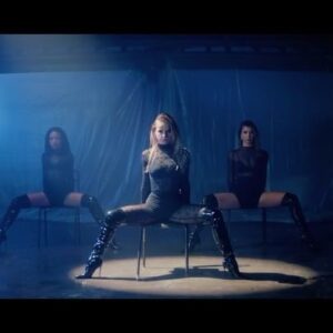 Yanis Marshall Instagram - Quand je dis à @carladonaoff ne t’inquiètes pas la chorégraphie sera simple!!!!! 
Très fière de toi ma belle! C’était un plaisir de chorégraphier ton nouveau clip! 
Merci à mes danseuses @julieruzafa @wendyonly_ 🔥

Chorégraphe @yanismarshall 
Assistante chorégraphe @julieruzafa 
Danseuses @wendyonly_ @julieruzafa 

Réalisateur @josephdimarco
Chef Opérateur @alexbraun_dop
SteadyCam @steadieddy_
1er assistant cam @math93arbi.ac
2eme assistant cam @jeanne_tstt8

Chef electro @lilianthuramdanslariviere 
Electro @mathieu.maestracci @floriandinitto @cedric.wahl @locaimages 

Make up @solener_mua
Hair @cloehobihair
Stylisme @redaramdani_