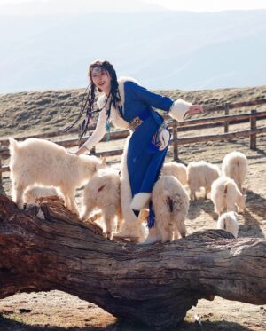 Yao Mi Instagram - 祝女神經快樂吧🐑

願各位
能有翻山越嶺的能力
擁有方向翱翔天際

雌雄同體的狀態
才是巔峰✊🏻

#2024Yaomi #38婦女節快樂