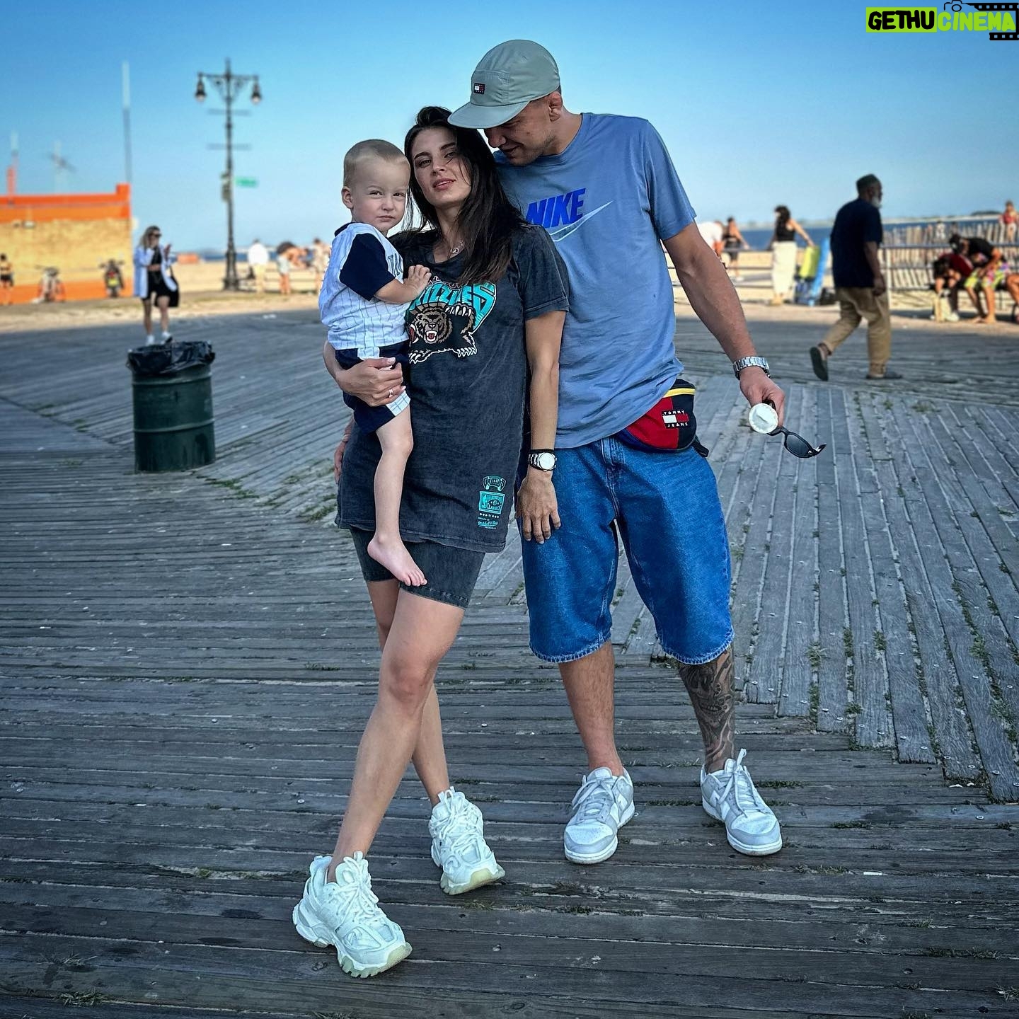 Yaroslav Amosov - 9.5K Likes - I miss themš