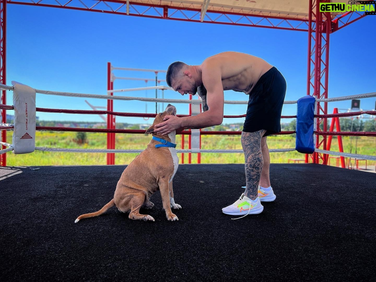 Yaroslav Amosov - 7K Likes -