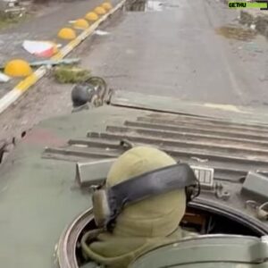 Yaroslav Amosov Instagram - Два різних життя…
Моє життя триває, я готуюсь до захисту титулу, але на фото є люди, чиє життя забрала війна. Під час підготовки я, звичайно, втомлююсь. Але коли мені важко я згадую ті дні в Ірпені. За майже 2 роки війна забрала життя декількох моїх побратимів. Я відкидаю думки про свою втому, тому що я знаю кому зараз важко в окопах.
Велика шана тим людям, які боронять нашу країну.
Не забувайте допомагати та донатити їм. Ви живі, тому що вони готові відати житя !!
Всім добра🙏
Слава Україні!