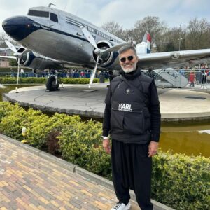 Yaşar Alptekin Instagram - Hollanda Keukenhof'dan selam ve dua ile.