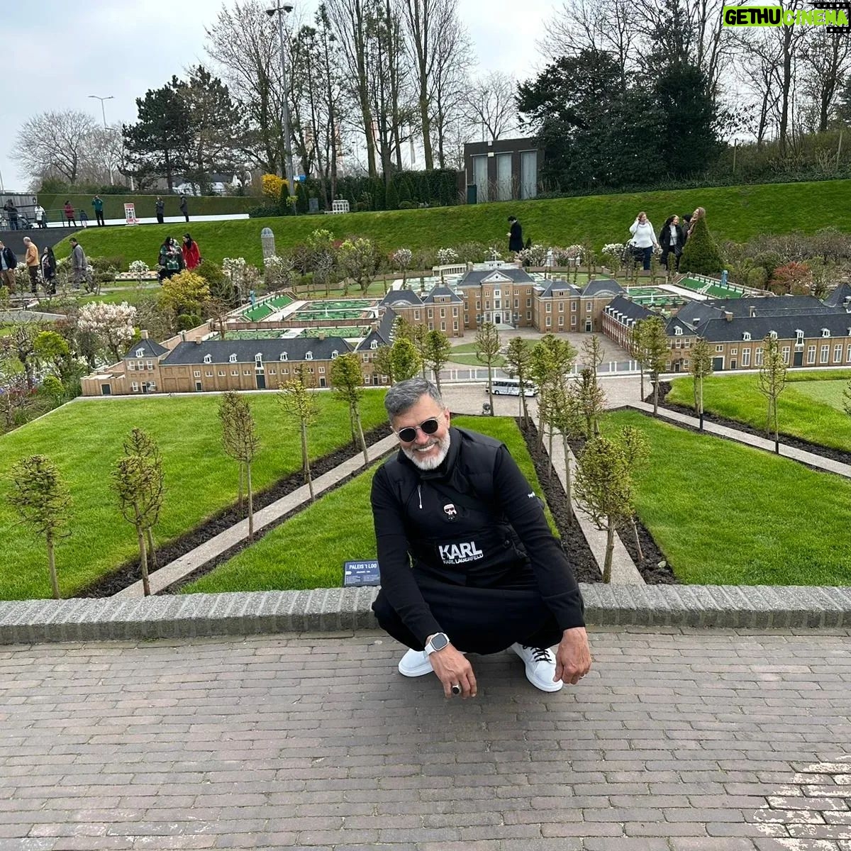 Yaşar Alptekin - 3.7K Likes - Hollanda Keukenhof'dan selam ve dua ile.