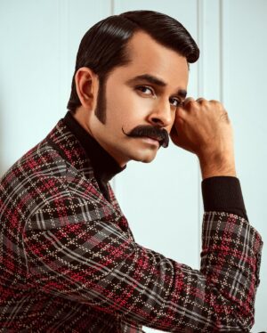 Yash Soni Instagram - Catch the Danny vibe in the last photo.

Styled by @siddhesh_chauhan 
Clicked by @theabhivalera 

Blazer designed by @siddhesh_chauhan 
Neck jumper & pants @jadebluelifestyle