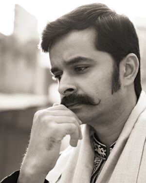Yash Soni Instagram - Ranjish- hi - Sahi … 

Photo series capturing @actoryash by @theabhivalera.
Assist by @meetpatel10 

#photoseries #story #storytelling #art #drama #actor #abhivaleraphotography #ahemdabad #yashsoni #vintage