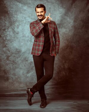 Yash Soni Instagram - Catch the Danny vibe in the last photo.

Styled by @siddhesh_chauhan 
Clicked by @theabhivalera 

Blazer designed by @siddhesh_chauhan 
Neck jumper & pants @jadebluelifestyle