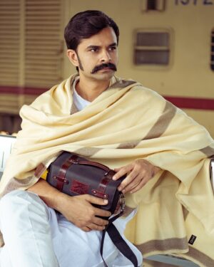 Yash Soni Instagram - Chan Kithan ♥️
Photo series capturing @actoryash by @theabhivalera.
Assist by @meetpatel10 

#photoseries #story #storytelling #art #drama #actor #abhivaleraphotography #ahemdabad #yashsoni #vintage