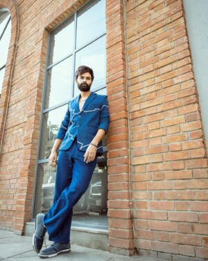 Yash Soni Instagram - 🫐

Shot by @theabhivalera 
Styling @styleitwithniki 
Video @kpfilms31 
Retouched by @intotheprags 
Wardrobe @chandreshnathanidesigns 
Accessories @fashka 
Production @fifteenproduction_ 
Team @vaishnavidarshanpatel @just_jd07 @meetpatel10 @yess_drama 

#actor #potrait #lifestyle #menspotrait #menstyle #menfashion #fashionmodel #acting #yashsoni #movie #fashionphotography