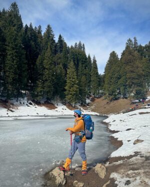 Yash Soni Instagram - From the first snow trek.

#Kedarkantha #JudaKaTalab #summit #snow
