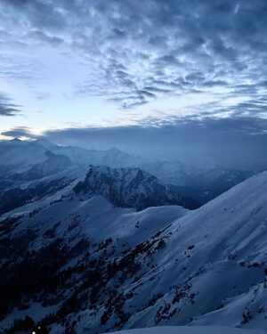Yash Soni Instagram - From the first snow trek.

#Kedarkantha #JudaKaTalab #summit #snow