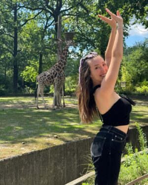 Yasmin Erbil Instagram - hayvanlar alemine yolculuk🦁🦧🦍