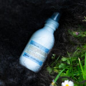 Yasmine Taty Instagram - DAVINES X @yasmine_taty. 🤝🌱

Naša ambasádorka @yasmine_taty vyzerá naozaj skvelo.🤩💛

Prečo? Používa produkty Davines a s radou SU chráni svoje vlasy a pokožku pred slnečným žiarením. Mimo to chráni životné prostredie a prispieva k udržateľnej iniciatíve.🌍

@yasmine_taty ďakujeme! 💛
.
.
.
Všetky produkty Davines sú vyrobené z prírodných zložiek a skutočne udržateľné. Zakúpiť ich vieš v každom Davines salóne alebo na e-shope www.haircentrum.sk.🌍

#vlasy #vlasovakozmetika #udrzatelnost #sampon #davines #vlasykorunakrasy #kozmetika #uces #vlasovastarostlivost #vianoce #udrzatelnost #vlasovedoplnky #krasa #zdravevlasy #dnescesem #krasnevlasy #dlhevlasy #kadernik #kadernictvo #kadernicka #dnescesem #vlasoveucesy #davines #kadernictvanaslovensku #slovensko #kadernictvabratislava