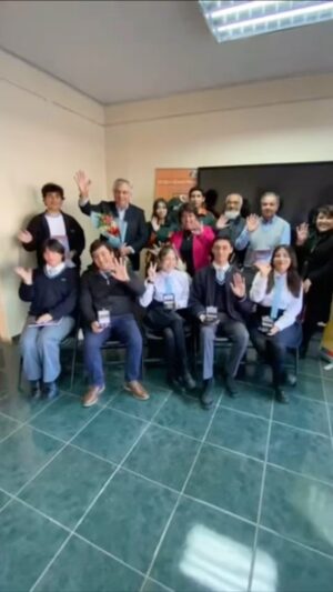 Yasna Provoste Instagram - Más que merecido! 👏🏽 

Hoy tuvimos el honor de reconocer a estos talentosos estudiantes del @etp.copiapo, quienes ganaron a nivel nacional en el @torneo_delibera 2023 con su proyecto para mejorar la Ley Ricarte Soto, beneficiando a personas con enfermedades poco frecuentes.

Gracias a su esfuerzo y a nuestro trabajo conjunto en el @senadochile logramos que este proyecto sea aprobado y esté a un paso de avanzar como norma en nuestro país!