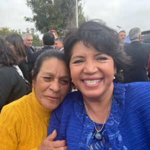 Yasna Provoste Instagram - El Día de las Glorias Navales es un legado que resuena especialmente en nuestras comunidades costeras. Así lo vivimos hoy en la comuna de Caldera compartiendo la calidez de los vecinos y vecinas mientras reconocemos con profundo respeto la historia de nuestro país.

La importancia del 21 de mayo para una ciudad puerto como Caldera es inmensa, y es también una oportunidad para recordar la vital conexión de nuestra gente con el mar, que ha sido fuente de vida, trabajo y desarrollo ✨.