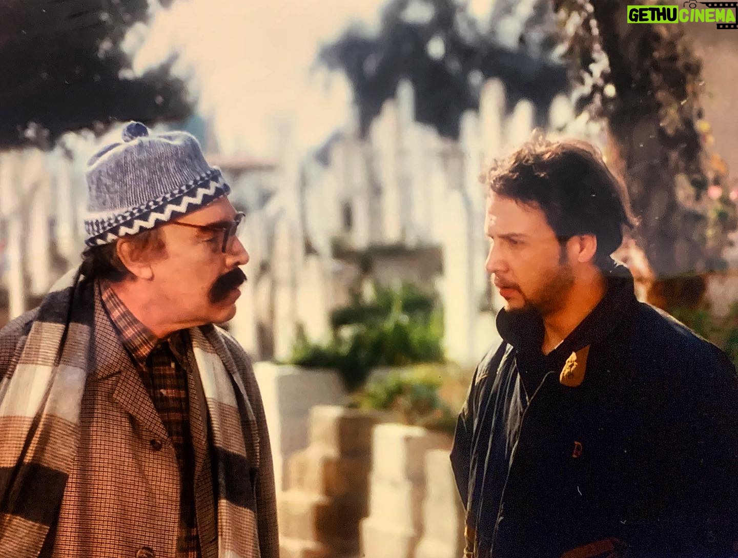Yasser Al Azmah - 12.3K Likes - صورة برفقة الفنان مكسيم خليل أثناء تصوير حلقة أبو رمام مرايا 2006
#ياسر_العظمة #مكسيم_خليل #مرايا