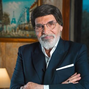 Yasser Al Azmah Instagram - أصدقائي كل عام وانتم بخير 

يتجدد لقاؤنا اليوم بحلقة جديدة من برنامجي مع ياسر العظمة 
كل الحب لكم 🌙
رمضان كريم 
.

.

.
Photo credit 
@duniasubh.photos
