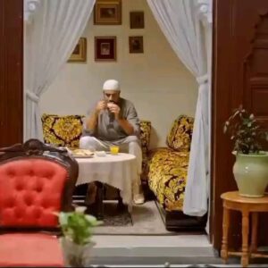 Yassine Ahajjam Instagram - يواجه سي المكي النفقات الباهظة للمرض بصبره و إيمانه المعهود رفقة زوجته الزازية التي لا تحبذ فكرة بيع الفران من أجل مستقبل البنات.