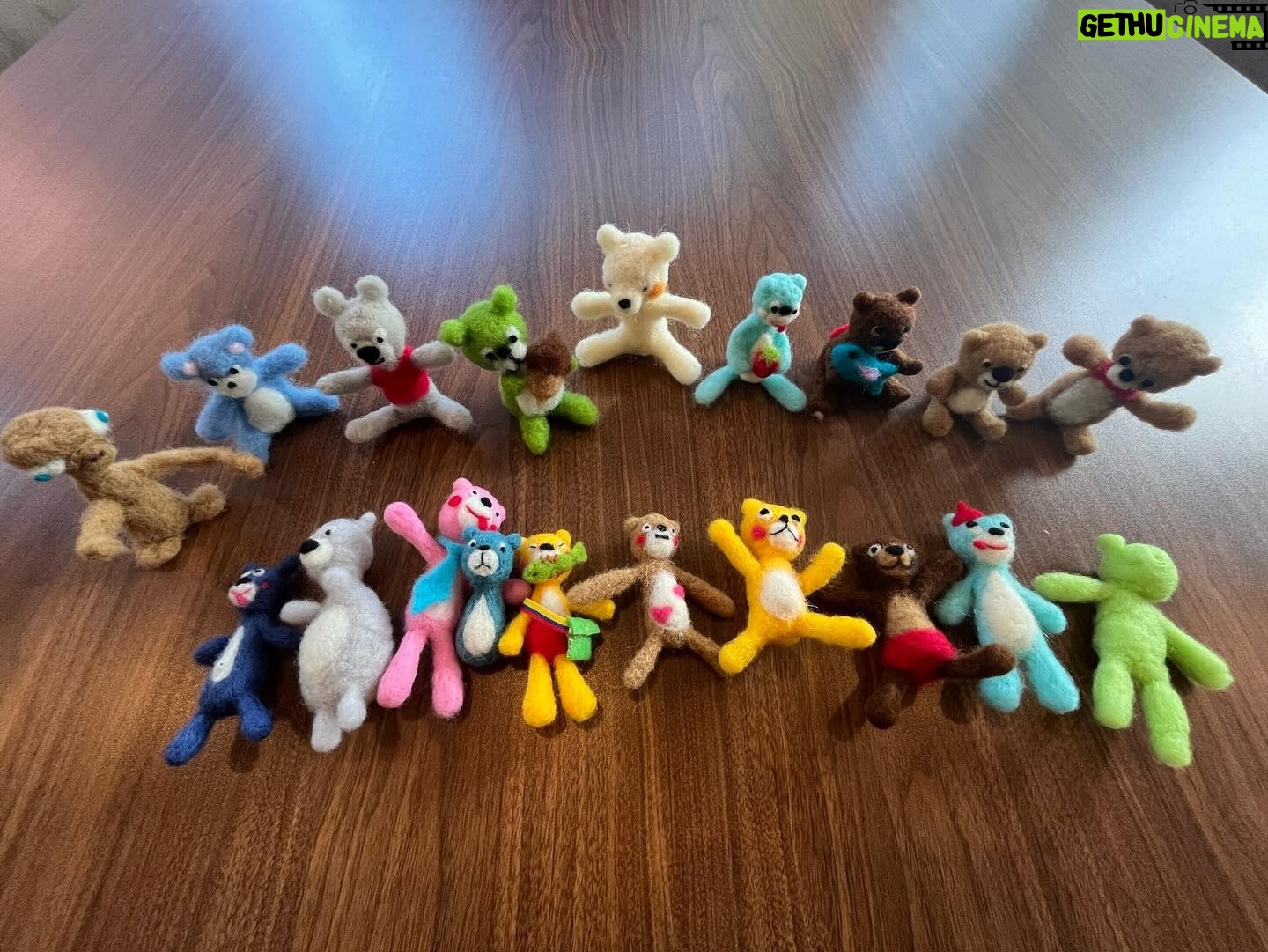 Yasuko Mitsuura - 21.7K Likes - 今日のワークショップはみんなすんげえ上手。個性が出ててすんばらしい。半数以上は初心者よ。クマに混じってETいた!!
#ニードルフェルティング #ワークショップ #ET