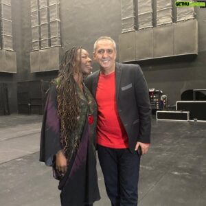 Yavuz Bingöl Instagram - Buika ile bir an:)))))😍ülkemıze hoş geldın sesini nefesini dınleyecek bu aksam Istanbul….akm halk muzıklerı festıvalı👏🏻👏🏻👏🏻👏🏻👍👍👍