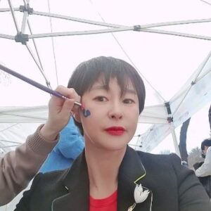 Ye Ji-won Instagram - #부천진달래축제 초대해 주셔서 감사합니다 #flowers #진달래꽃 #spring #festival