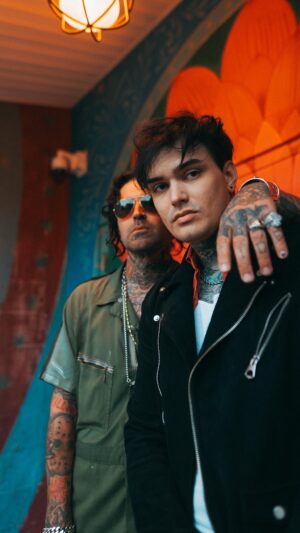 Yelawolf Instagram - I FUCKIN LOVE THIS SONG !!!!! I mean if you don’t feel good listening to this you may need a therapist .. second verse is even better but yall gonna have to wait for that .. how bout a Fourth of July release ?!!! That’ll be fun as hell .. love yall have a great day !!! GOD BLESSED THE USA from our boy @stevenjames ITS SLUMERICAN YALL !!! #slumerican