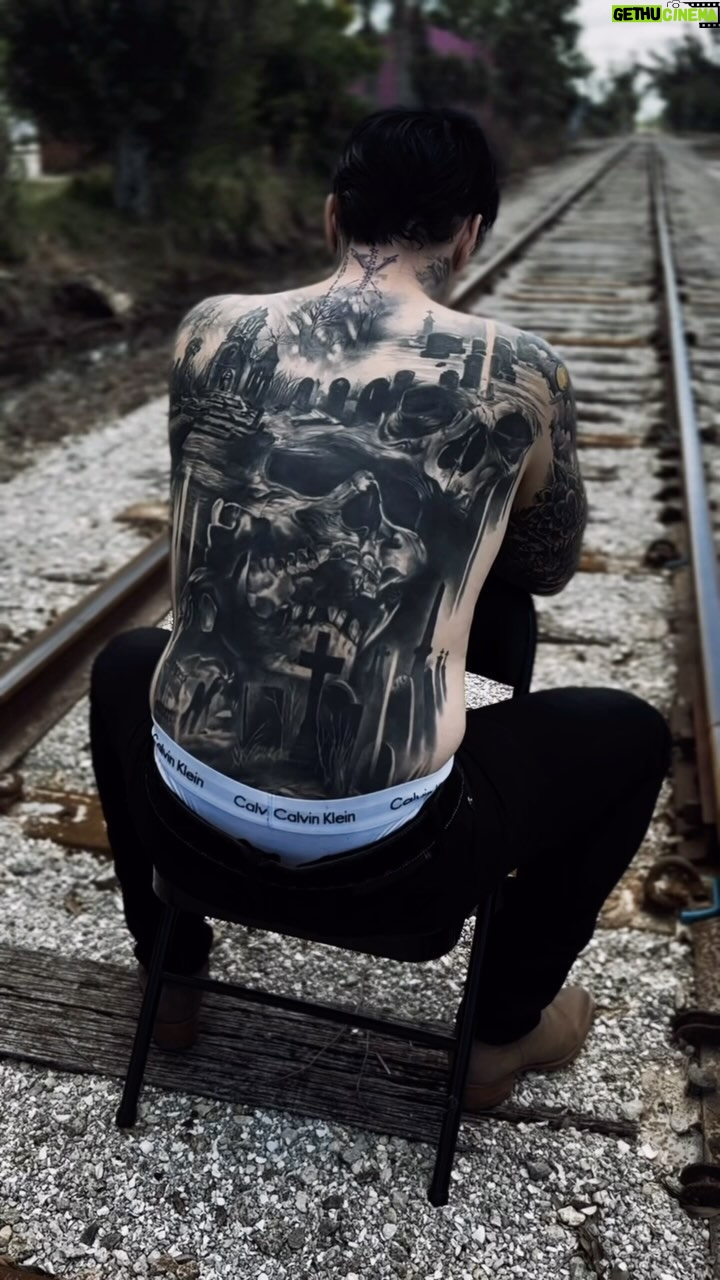 Yelawolf - 70.6K Likes - WELCOME HOME STEVEN JAMES !!! @stevenjames is a real one !!!! Getting tattooed on an active rail road track is no joke .. ink masters winner @charlieinkmanrobbins throwing the SLUMERICAN FLAG on @stevenjames ‘s neck !!! So sick !!! Follow @stevenjames the newest member of the @slumerican music family for some more exclusive content … and get ready for 2024 !!!! #stevenjames #slumerican #warstory