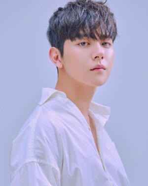 Yeo Hoi-hyeon Instagram - 이쁜 사진 감사합니다! 
헤어 는 금손 묵쌤!
메이크업 은 금손 민경쌤!
#bnt 화보