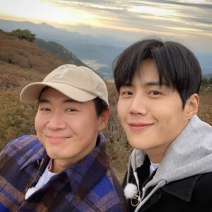 Yeon Jeong-hun Instagram - 우리 선호 오늘저녁9시  #스타트업 첫방해요~
많은 사랑 부탁드립니다!! #김선호
