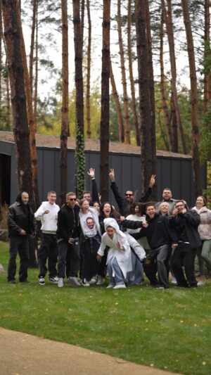 Yevhen Taller Instagram - Сьогодні мене робить щасливим усвідомлення того, що концентрація таких класних людей поруч - це мої друзі ❤️