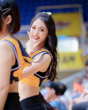 Yi-Chi Hung Instagram - 今天真的是非常之緊張刺激的一場比賽
輸一分沒關係，還有機會贏回來😍😉
也希望我們阿巴西沒事嗚嗚嗚🥹🥹🥹

希望5/14還有機會見到各位線人們嗷嗷！
跟著怡琪一起繼續幫中信特攻加油⚡️🏀

📷：做了我的怪表情大頭衣的瑋聰、長得很像混血兒的sean、煜

#中信特攻 #季後賽 #T1LEAGUE #中信兄弟 #passionsisters