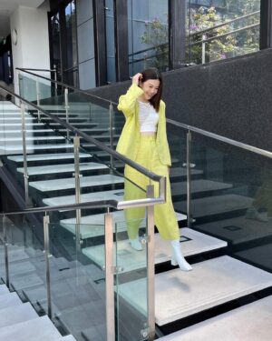 Yi-Chiao Liao Instagram - 相信🙏願望就會實現😊
#三立八點檔 #願望
你們的願望是什麼呢

妝髮 @dorayu_mua 
經紀 @luster_seeker_official 
📷 @__________pine

謝謝 @uuin_official 讓我亮麗出席
開鏡儀式