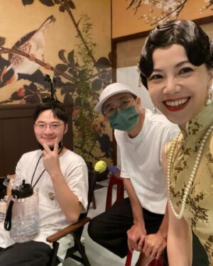 Yi-Chiao Liao Instagram - #轉換
發現這批照片放在草稿夾好一陣子，
在影集 #商魂 裡的角色，飾演謝水深旁邊的女人 ，#秋月，
出現在第一集大約有四分鐘的戲份。

已經忘了當初發文時想要說什麼，
現在早已進入另一個角色。

生活也是不斷地前進，轉換。

對於世界有感，無論現在還是過去，
還有未來，
都是由人書寫的，

我們能夠選擇的、做好的，當下這一刻，
都有可能在未來的某一天驚豔眾人吧。

至少，在當下，是無愧的，努力，前進。

最大的利己是從利他出發的。

最後還是宣傳一下這部戲，商魂
在中華電信MOD還有 Hami Video 可以收看全劇👍
@tradewar2024